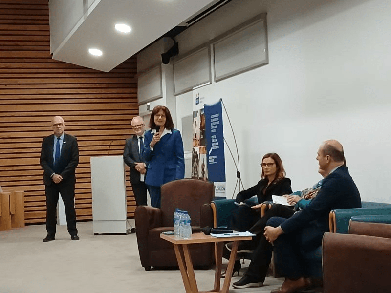 Aucune description alternative pour cette image