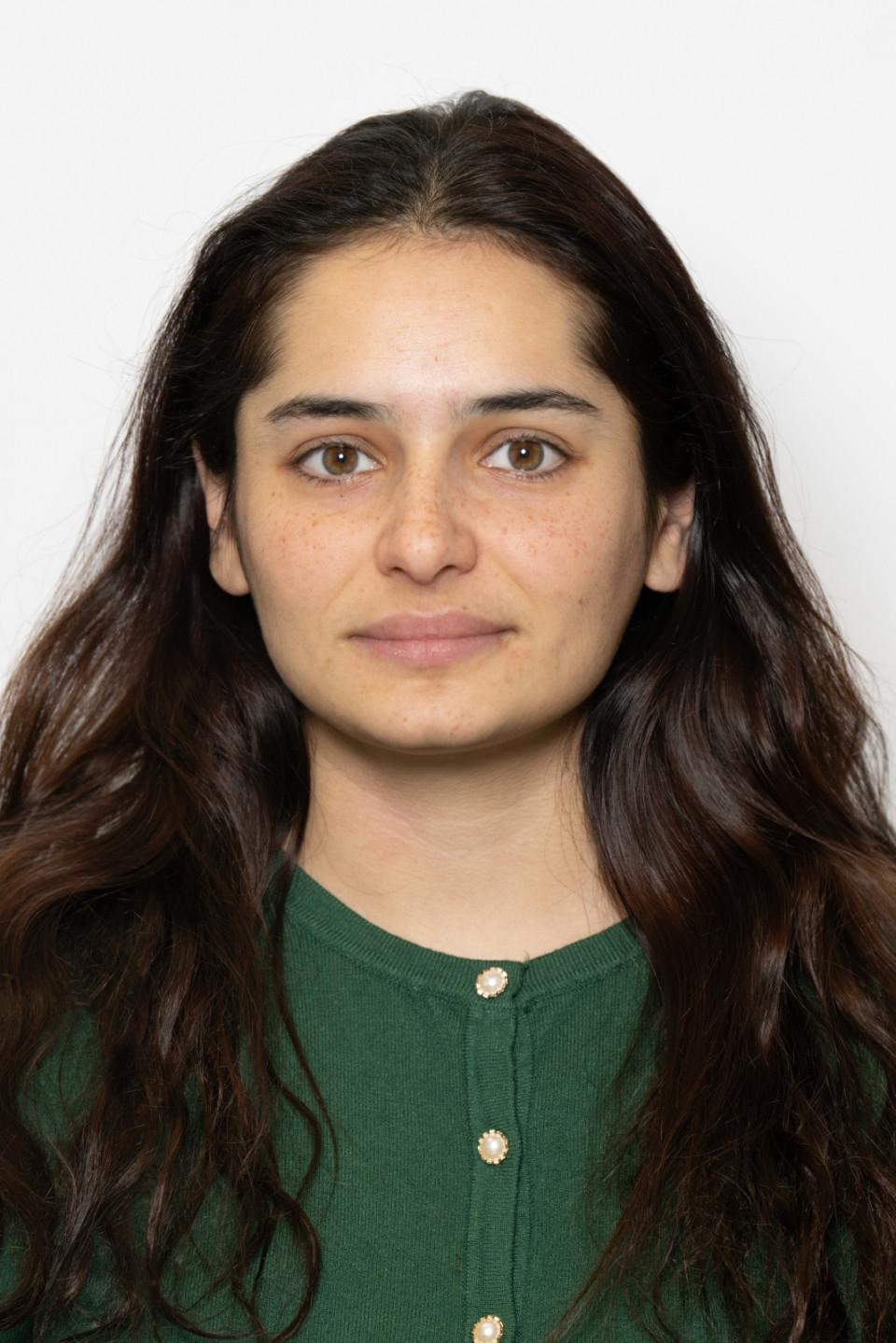 Une image contenant homme, personne, cravate, mur

Description générée automatiquement